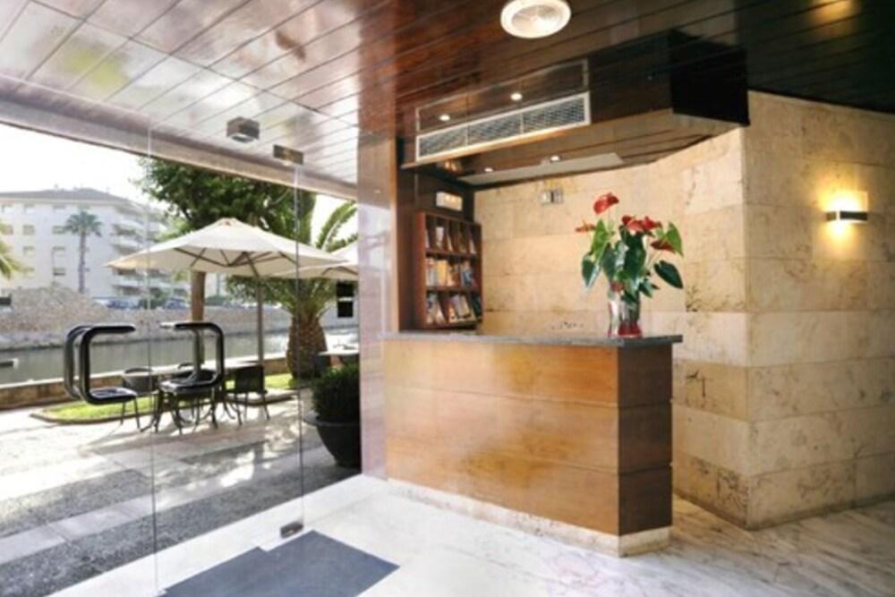 Akquaaa Boutique Hotel Calafell Exterior photo